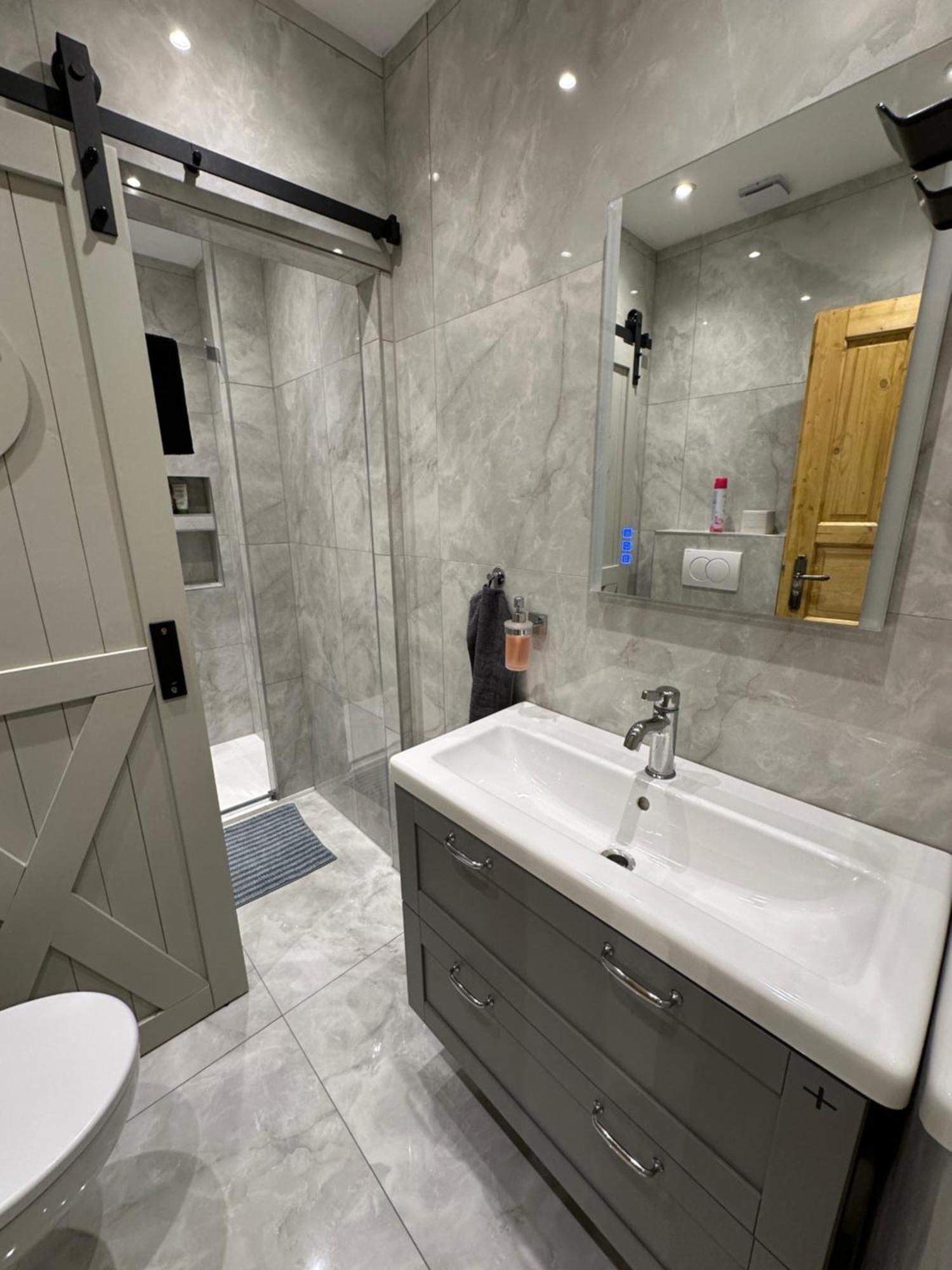 Karlin Oasis 2-Bedroom Apartment Prága Kültér fotó