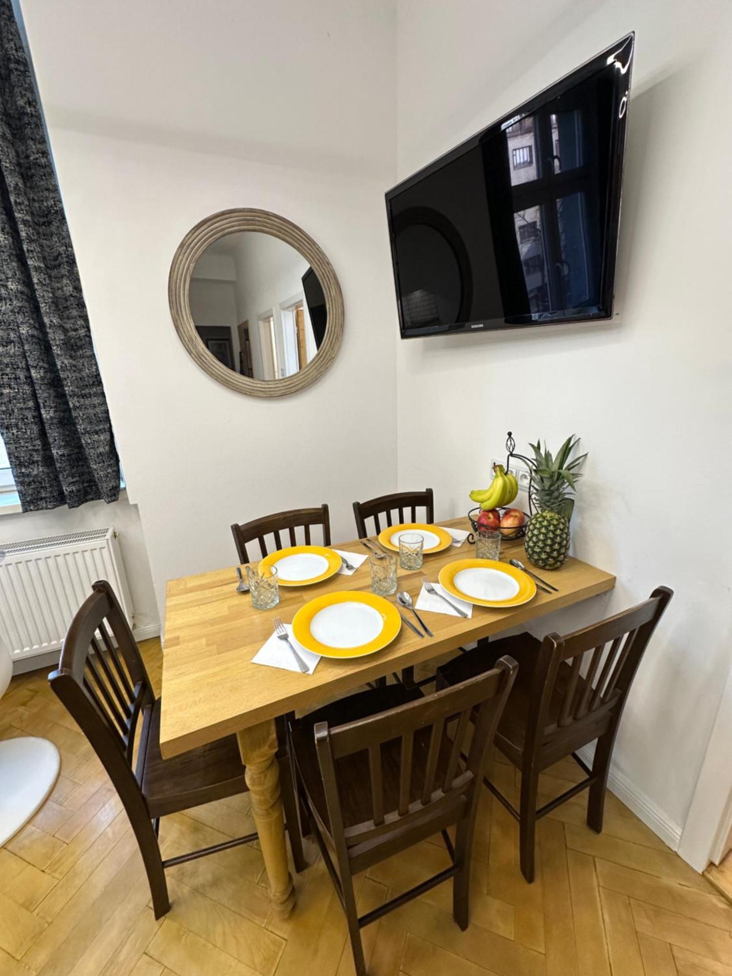 Karlin Oasis 2-Bedroom Apartment Prága Kültér fotó