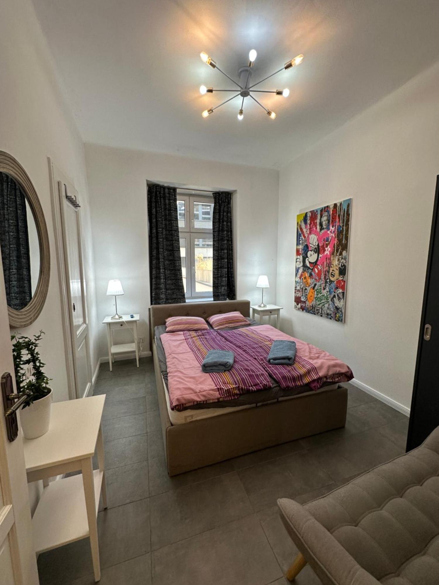 Karlin Oasis 2-Bedroom Apartment Prága Kültér fotó