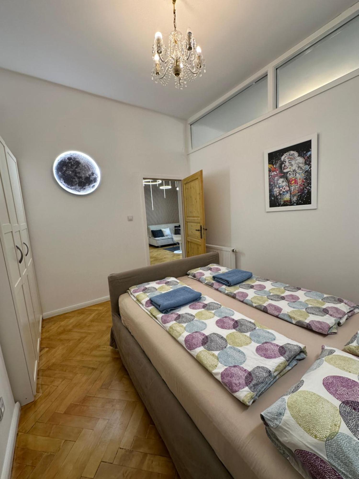 Karlin Oasis 2-Bedroom Apartment Prága Kültér fotó