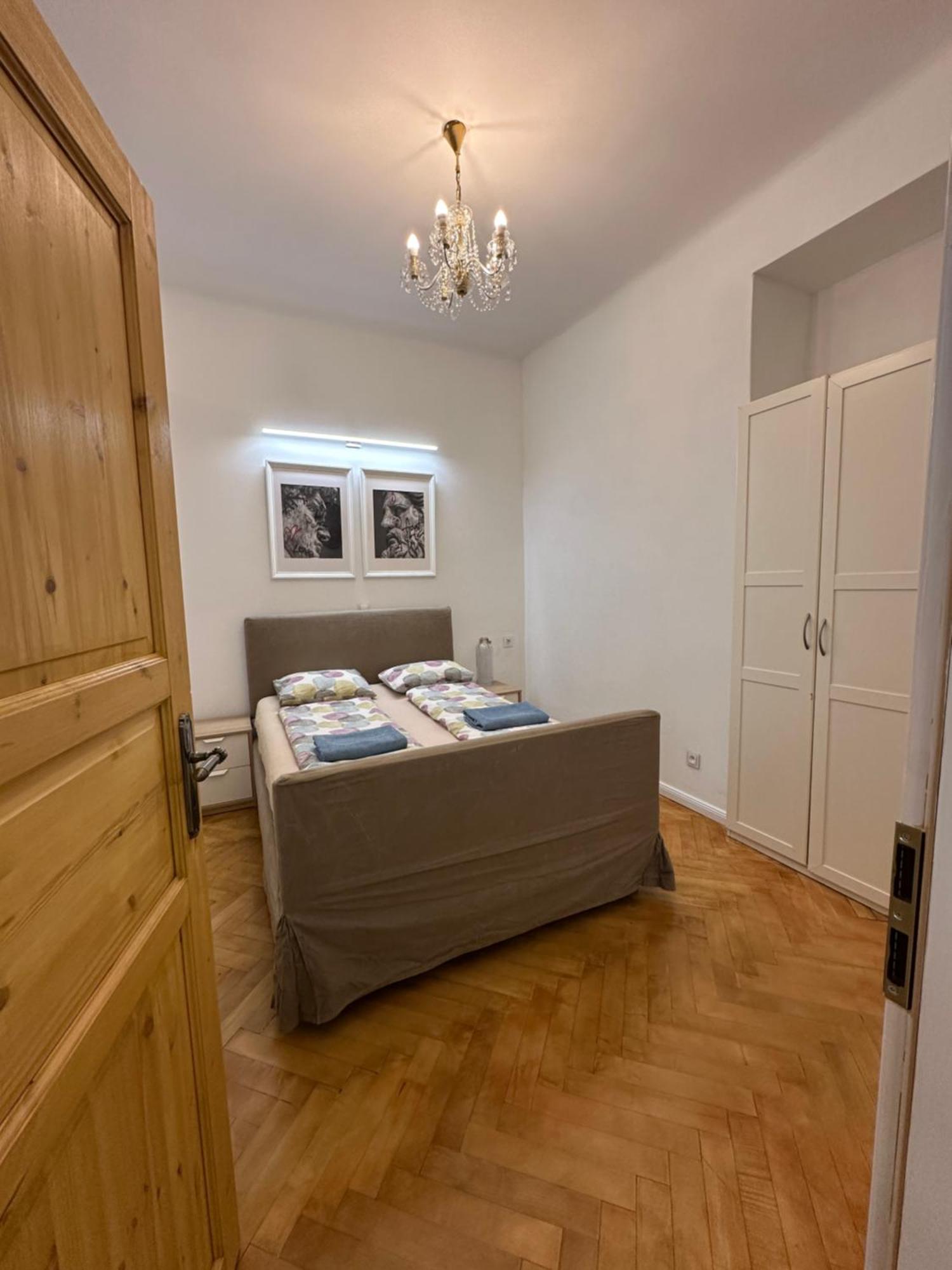 Karlin Oasis 2-Bedroom Apartment Prága Kültér fotó