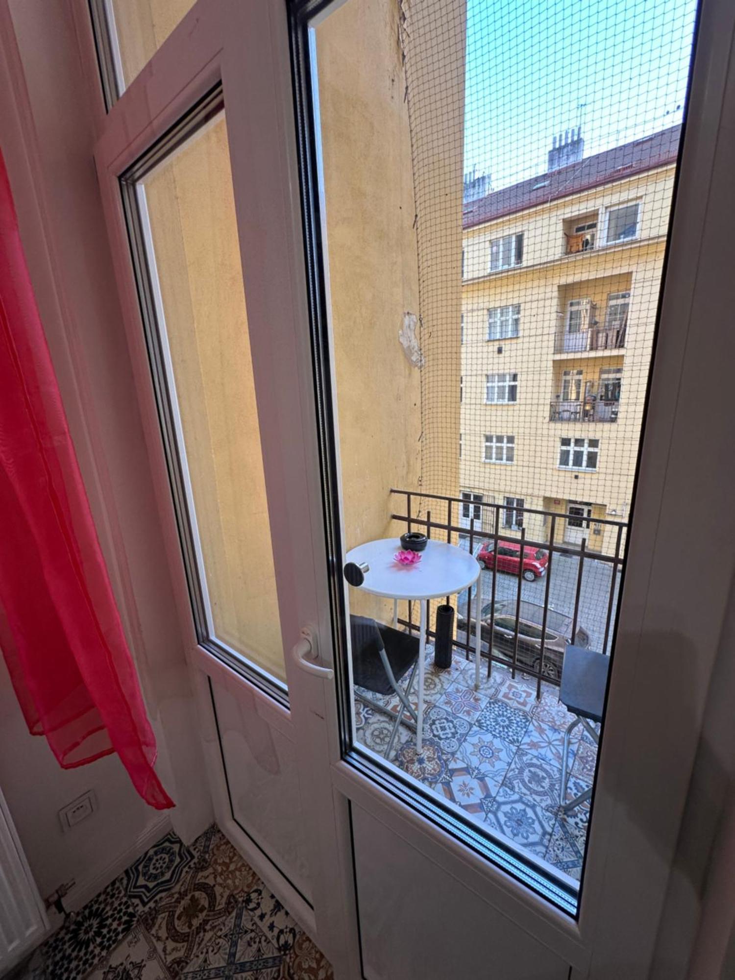 Karlin Oasis 2-Bedroom Apartment Prága Kültér fotó